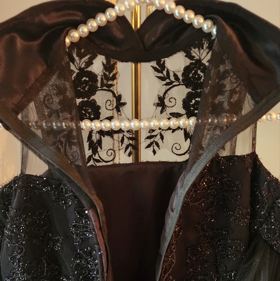 Stunning girls black lace mermaid gown size 8/10 new custom made - Picture 4 of 6